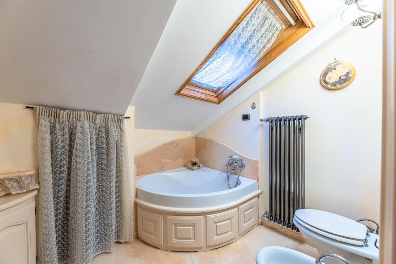 Dimora Lucrezia Apartment Savona Exterior foto